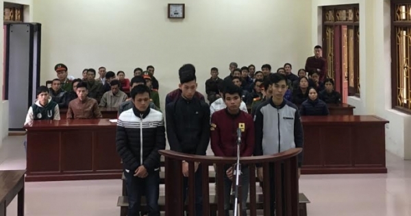 Đánh một trận cho chừa chỉ vì dám đi xe ga to