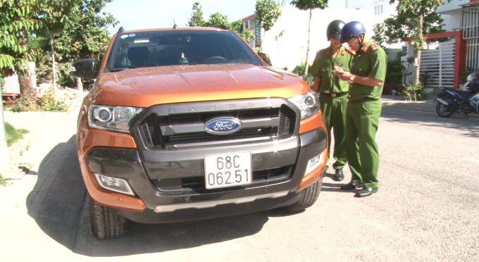 Lực lượng c&ocirc;ng an ghi nhận hiện trường.