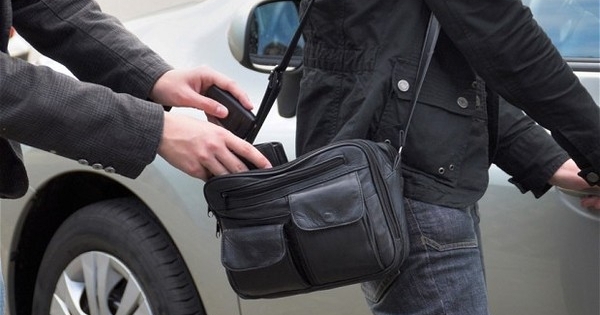 Huế: Tên trộm đi xe SH chuyên “khoắng” đồ sinh viên