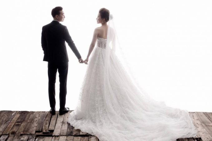 Ảnh cưới được nam MC tiết lộ tr&ecirc;n trang facebook c&aacute; nh&acirc;n.