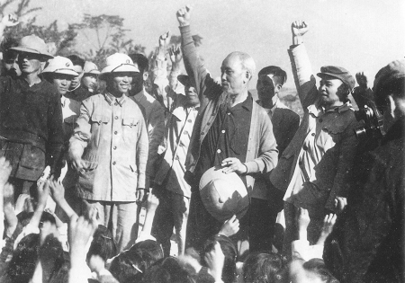 Chùm ảnh tư liệu quý giá qua 4 lần Bác về thăm Thanh Hóa