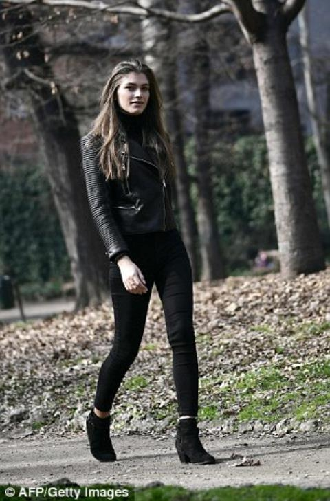 Valentina Sampaio tươi tắn