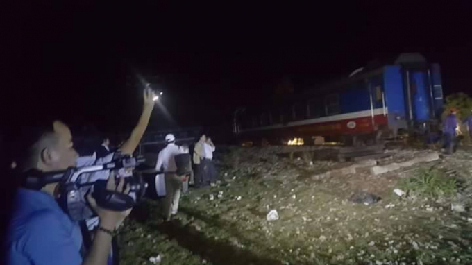 Vụ tai nạn đường sắt ở Huế: Khắc phục sự cố xuy&ecirc;n đ&ecirc;m, dự kiến s&aacute;ng mai th&ocirc;ng tuyến trở lại