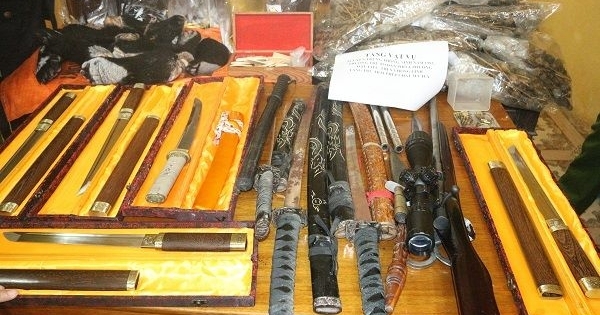 Bắt giữ, khởi tố đối tượng tàng trữ ma túy cùng nhiều hàng nóng