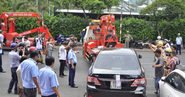 TP HCM: Phó Chủ tịch quận 1: “Không lấy lại được vỉa hè tôi cởi áo từ quan”