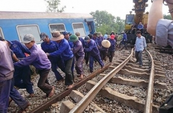 Những hình ảnh mới nhất từ hiện trường vụ tai nạn tàu hỏa ở Huế