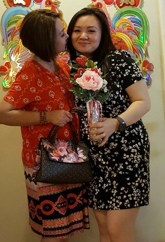 Xu&acirc;n Mai chụp ảnh c&ugrave;ng mẹ, c&ocirc; tăng c&acirc;n đ&aacute;ng kể trong lần mang thai thứ hai. Ảnh:&nbsp;NVCC.