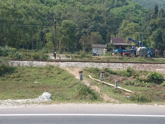 &ldquo;Thần chết&rdquo; r&igrave;nh rập ở c&aacute;c đường ngang d&acirc;n sinh kh&ocirc;ng r&agrave;o chắn ở Huế