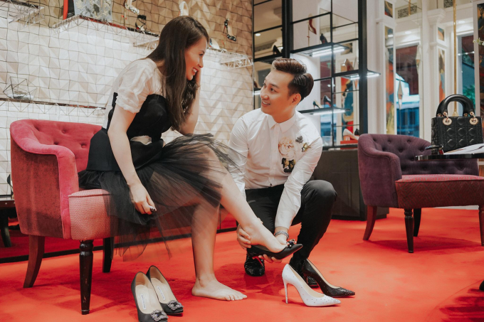 Khoảng thời gian đầu mới c&ocirc;ng khai t&igrave;nh cảm, cặp đ&ocirc;i đ&atilde; trải qua kh&ocirc;ng &iacute;t s&oacute;ng gi&oacute;.