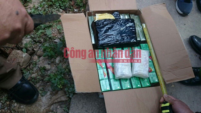 Số ma tu&yacute; được để trong th&ugrave;ng c&aacute;c-t&ocirc;ng. (Ảnh: Nguồn: b&aacute;o C&ocirc;ng an nh&acirc;n d&acirc;n)