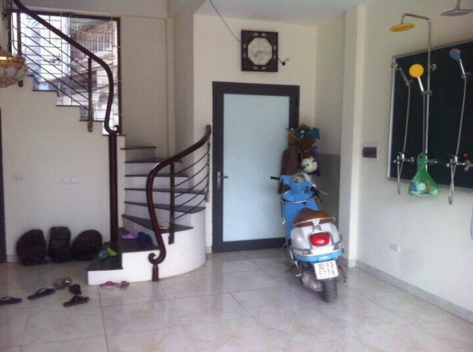 Diện t&iacute;ch tầng 1 bằng tầng 2, c&oacute; wc ri&ecirc;ng biệt dưới tầng 1.