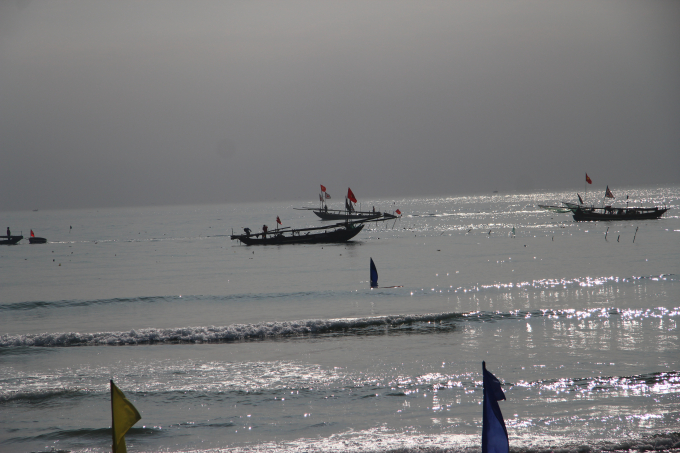 Trong lễ hội những chiếc thuyền của ngư d&acirc;n xuất ph&aacute;t ra biển khơi. (Ảnh: V&acirc;n Trương)