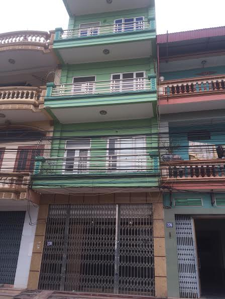 D&ugrave; đ&atilde; tu&acirc;n thủ mọi quy định ph&aacute;p luật về mua b&aacute;n chuyển nhượng, b&agrave; Oanh vẫn mất trắng cả căn nh&agrave; (căn nh&agrave; nằm giữa).