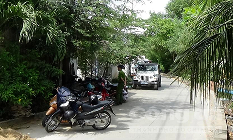 Hiện trường xảy ra vụ việc. (Ảnh: b&aacute;o C&ocirc;ng an TPHCM)