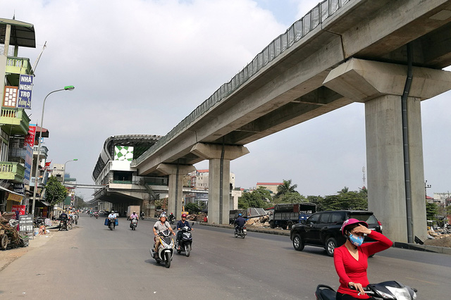 Ga Ba La: Gần đường Ba La đi V&acirc;n Đ&igrave;nh - Ch&ugrave;a Hương v&agrave; Đường Y&ecirc;n Nghĩa đi Xu&acirc;n Mai - H&ograve;a B&igrave;nh.