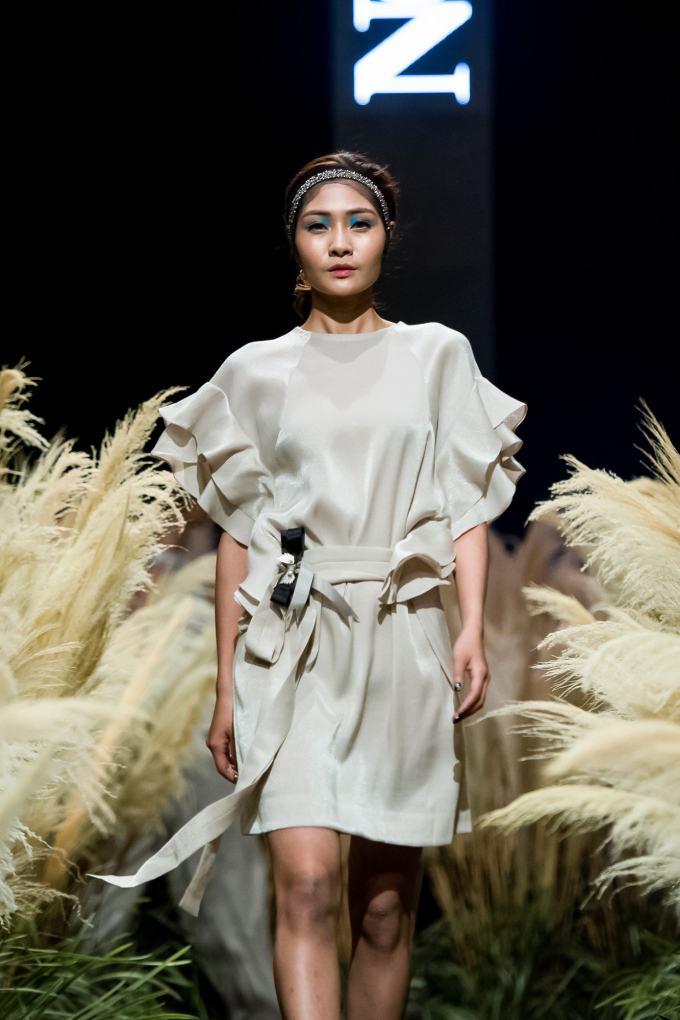 Hoa hậu Ngọc H&acirc;n g&acirc;y ấn tượng với bộ sưu tập thời trang thu đ&ocirc;ng