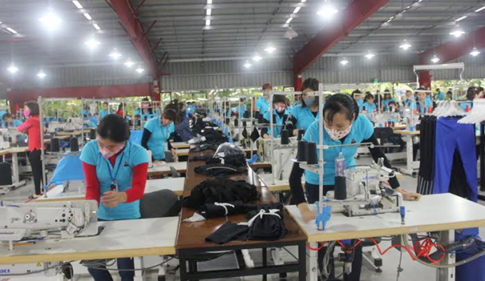 C&ocirc;ng ty CP Sản xuất h&agrave;ng thể thao CN Th&aacute;i B&igrave;nh (MXP) đặt tại Khu c&ocirc;ng nghiệp Nguyễn Đức Cảnh (TP. Th&aacute;i B&igrave;nh - tỉnh Th&aacute;i B&igrave;nh) l&agrave; một C&ocirc;ng ty lớn, chuy&ecirc;n sản xuất mặt h&agrave;ng quần &aacute;o thể thao với c&ocirc;ng nghệ cao c&ugrave;ng hệ thống quản l&yacute; ti&ecirc;n tiến, thiết bị hiện đại. C&ugrave;ng với ph&aacute;t triển lớn mạnh của doanh nghiệp, C&ocirc;ng đo&agrave;n C&ocirc;ng ty lu&ocirc;n quan t&acirc;m chăm s&oacute;c tới đời sống của người lao động với phương ch&acirc;m &ldquo;C&oacute; người lao động l&agrave; c&oacute; tương lai&rdquo;.