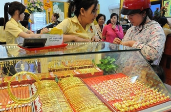 Giá vàng hôm nay 27/2: Vàng SJC tăng mạnh