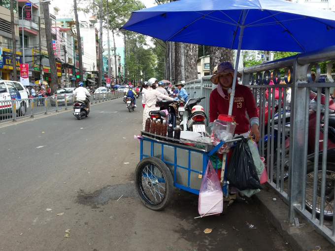 G&aacute;nh h&agrave;ng rong...&nbsp;