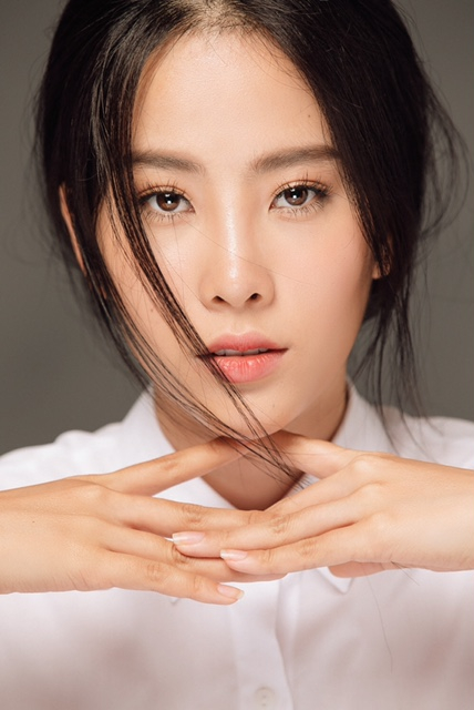 Nam Em lọt v&agrave;o danh s&aacute;ch Top 50 hoa hậu đẹp nhất năm 2016