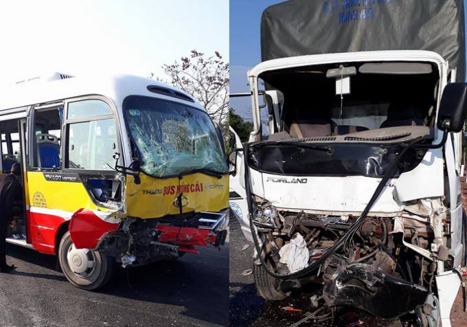 Hai phương tiện biến dạng phần đầu sau c&uacute; t&ocirc;ng trực diện.