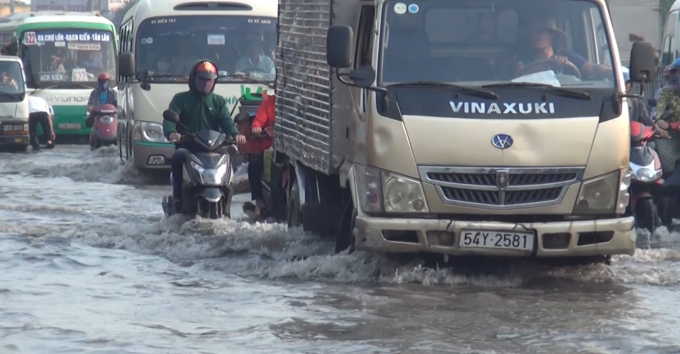 Triều cường d&acirc;ng cao g&acirc;y ngập &uacute;ng nhiều tuyến đường