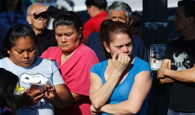 C&aacute;c phụ huynh hoảng loạn tại trường học.