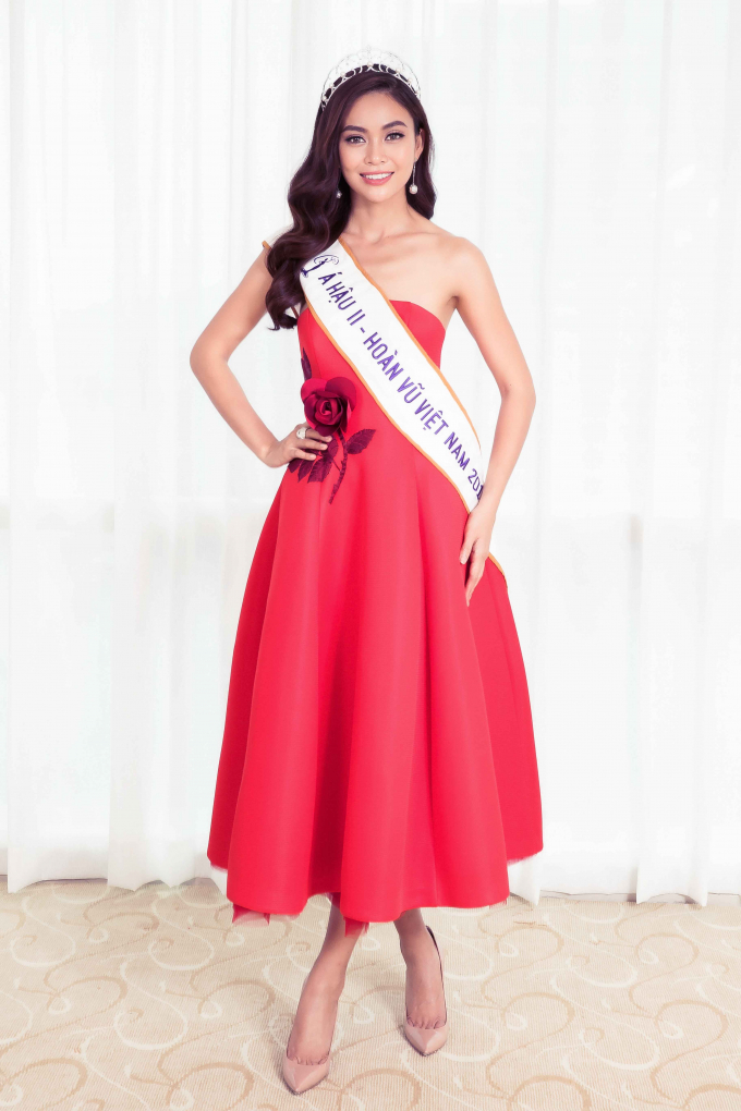 &Aacute; hậu M&acirc;u Thủy.