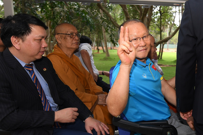 HLV Park h&agrave;o hứng đi tham quan v&agrave; trải nghiệm khu du lịch của Sun Group ở Nam Ph&uacute; Quốc.