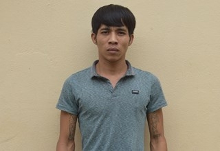 Nam thanh niên đi xe máy không đội mũ bảo hiểm còn doạ xử Cảnh sát giao thông