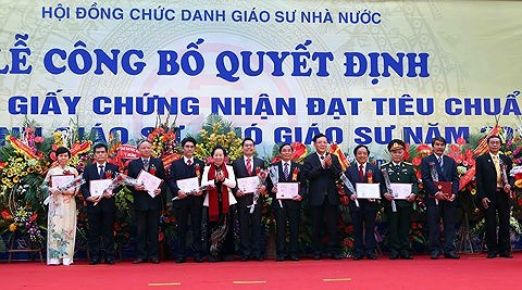 Số lượng ph&oacute; gi&aacute;o sư tăng mạnh l&agrave; sự h&aacute;o danh của một bộ phận giảng vi&ecirc;n (ảnh minh họa)