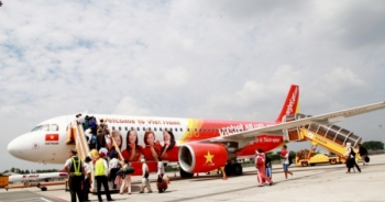 Khó kiếm vé máy bay cao điểm dịp Tết nguyên đán