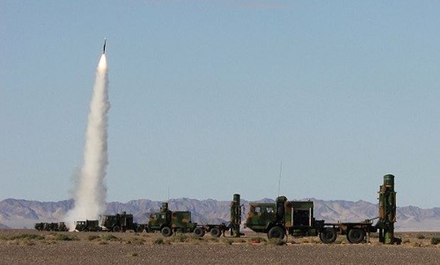 Một hệ thống t&ecirc;n lửa ph&ograve;ng kh&ocirc;ng của Trung Quốc thử nghiệm bắn đạn thật. Ảnh: China Daily