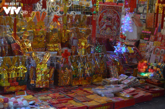 Năm nay, đồ c&uacute;ng &ocirc;ng T&aacute;o đa dạng hơn, đẹp hơn nhưng gi&aacute; kh&ocirc;ng thay đổi nhiều so với năm 2017