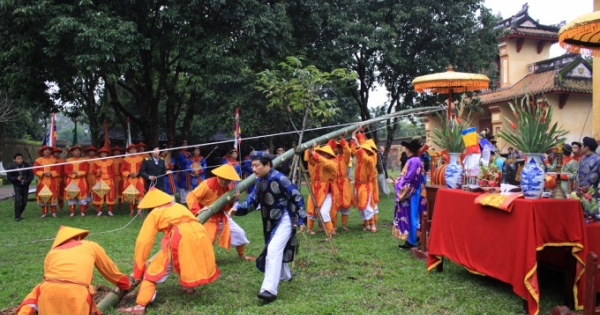 Tái hiện lễ dựng nêu tại Hoàng cung Đại Nội Huế