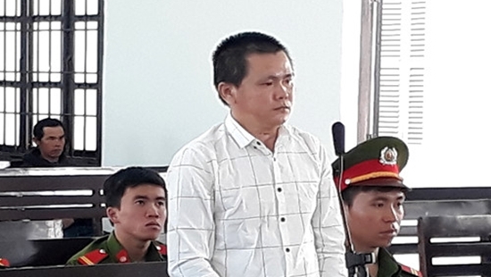 Kẻ giết vợ rồi cứa cổ tự sát lĩnh 15 năm tù