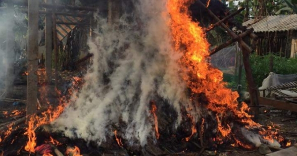 Nghệ An: Nhà hộ nghèo cháy thành than nghi do chập điện