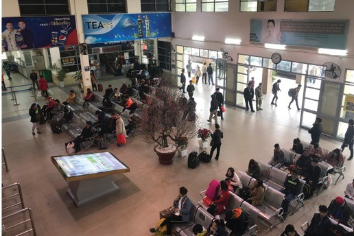 Bến xe Mỹ Đ&igrave;nh (H&agrave; Nội) thưa vắng ng&agrave;y 8.2 (23 th&aacute;ng chạp). Ảnh: KH