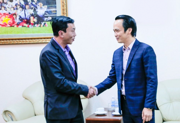 Chủ tịch HĐQT Tập đo&agrave;n FLC &ndash; &ocirc;ng Trịnh Văn Quyết v&agrave; &ocirc;ng Trần Quốc Tuấn &ndash; Ph&oacute; chủ tịch VFF&nbsp;