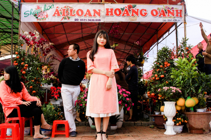 Khoe d&aacute;ng thướt tha trong hương xu&acirc;n