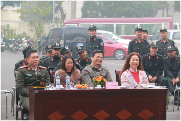 Ban gi&aacute;m khảo của hội thi.