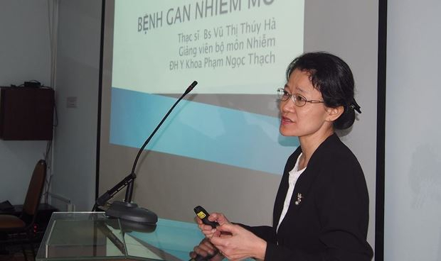 Ths. Bs Vũ Thị Th&uacute;y H&agrave;: &ldquo;Điều chỉnh chế độ ăn v&agrave; vận động l&agrave; biện ph&aacute;p điều trị nền tảng v&agrave; hiệu quả cho mọi trường hợp gan nhiễm mỡ&rdquo;.