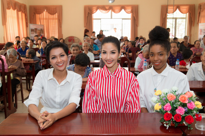 Cận Tết, Hoa hậu Ho&agrave;n vũ H'hen Ni&ecirc; mang y&ecirc;u thương đến Long An