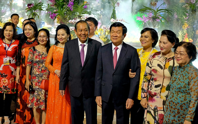 Ngắm đường hoa Nguyễn Huệ ng&agrave;y khai mạc