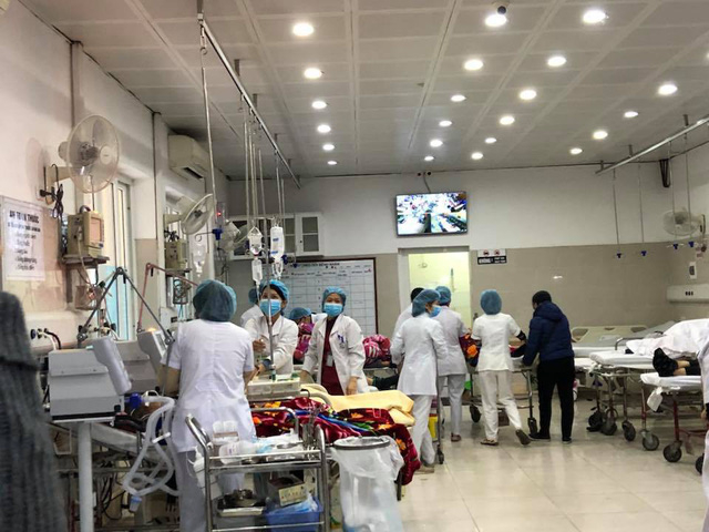 B&aacute;c sĩ vẫn l&agrave;m việc lu&ocirc;n tay, lu&ocirc;n ch&acirc;n trong những ng&agrave;y nghỉ Tết.