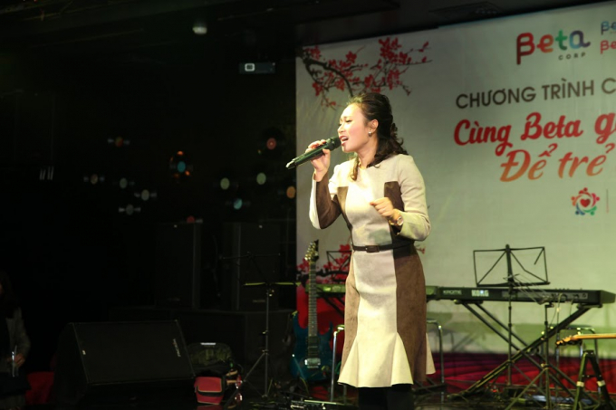 Ca sĩ L&ecirc; Hiếu v&agrave; Kh&aacute;nh Linh.&nbsp;