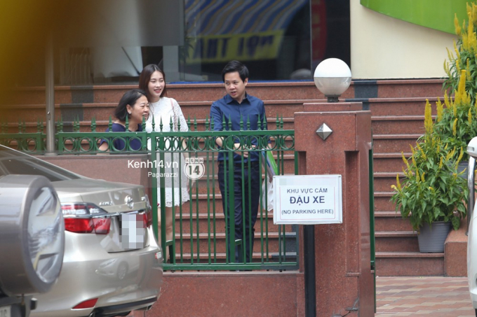 Mẹ chồng của Đặng Thu Thảo cũng c&oacute; mặt trong buổi đi kh&aacute;m thai của con d&acirc;u.