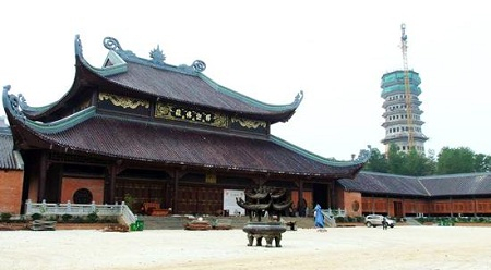 Lễ hội ch&ugrave;a B&aacute;i Đ&iacute;nh thường bắt đầu từ ng&agrave;y 6 th&aacute;ng gi&ecirc;ng &acirc;m lịch v&agrave; k&eacute;o d&agrave;i tới hết th&aacute;ng ba &acirc;m lịch.