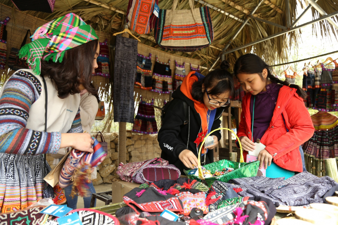 Du ngoạn quần thể t&acirc;m linh v&agrave; trẩy hội kh&egrave;n hoa &ldquo;Sắc xu&acirc;n T&acirc;y Bắc&rdquo; tại Sa Pa