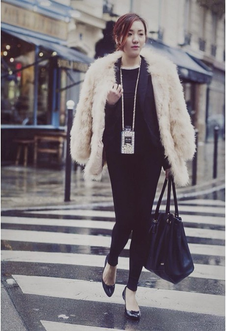 Kh&ocirc;ng chỉ xinh đẹp, giỏi giang, Ng&acirc;n c&ograve;n sở hữu một giọng ca được nhiều người biết đến.